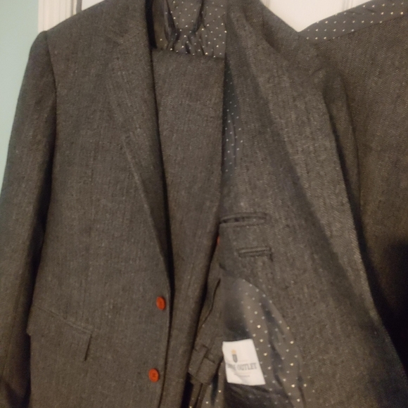 Empire Outlet Grey Herringbone Tweed Suit - Picture 2 of 2